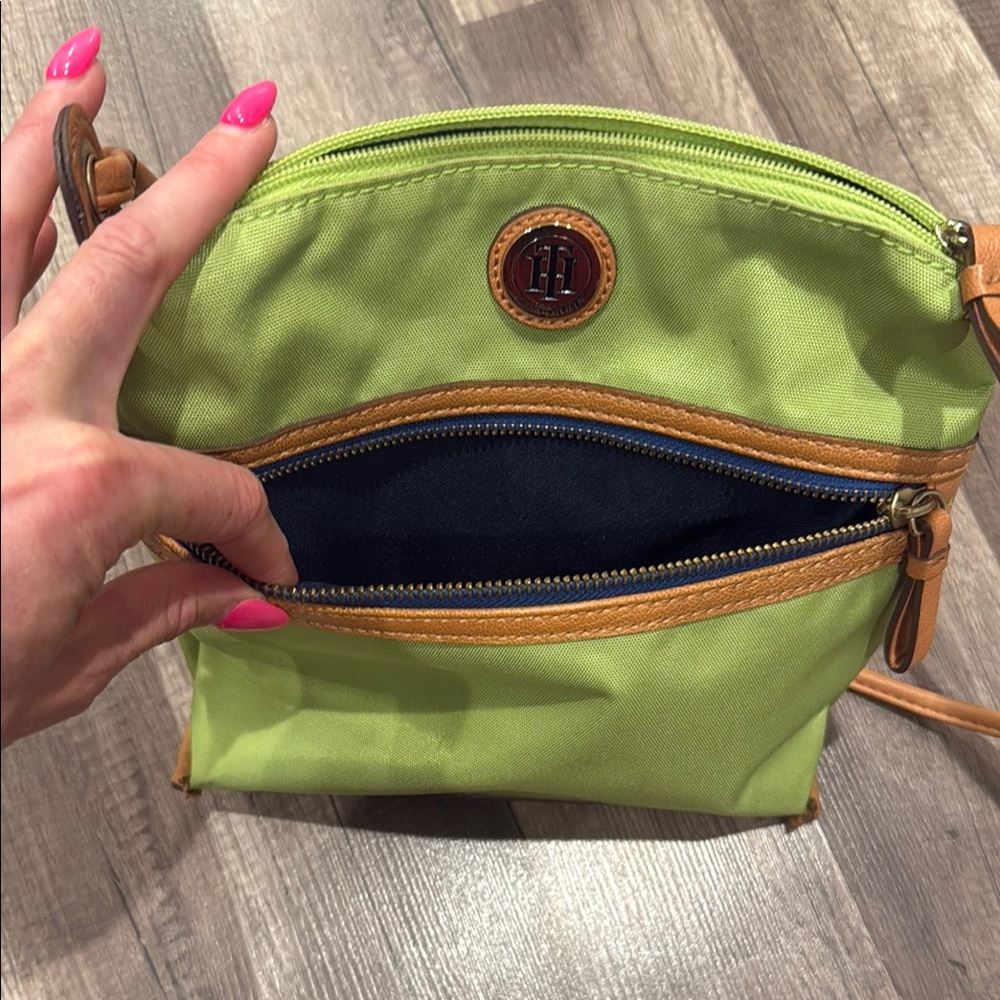 Tommy Hilfiger Crossbody Bag - Picture 4 of 6